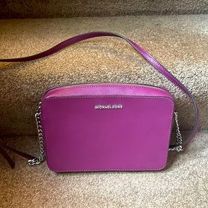 Michael kors jet set leather crossbody bag